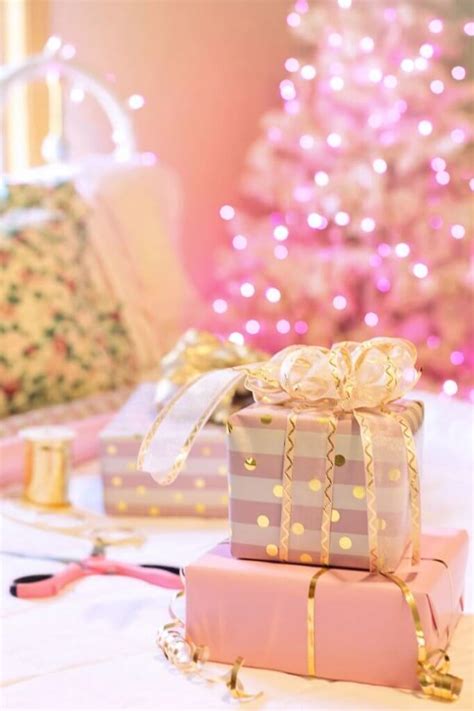 Christmas Gifts For Women In Your Life - Chiclypoised