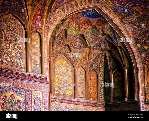 Interior of Wazir Khan Mosque Stock Photo - Alamy