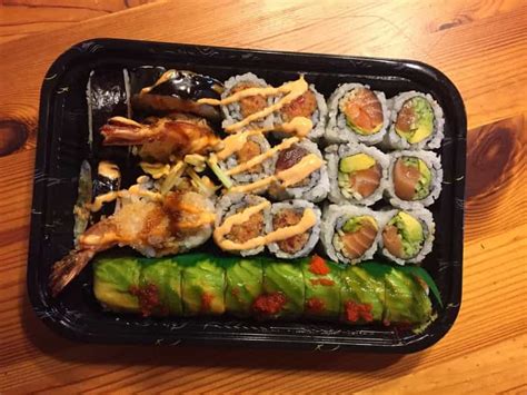 Best Yellowtail Roll Restaurants In Norfolk Doordash