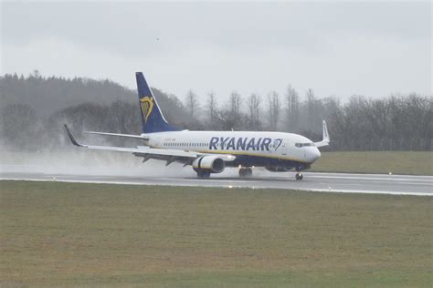 RyanAir EI EFK London Luton Airport LTN RyanAir Boeing Flickr