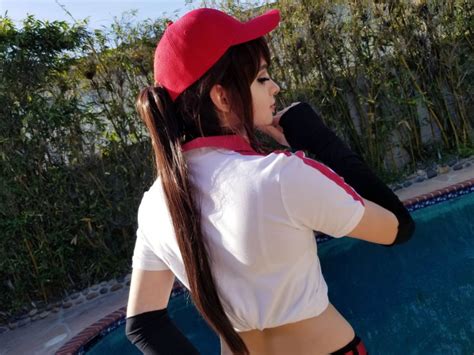 League Of Legends Sneaky Faz Cosplay De Sivir Entregadora De Pizza E