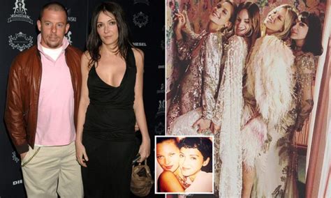 9 Hot Sexy Annabelle Neilson Bikini Pics