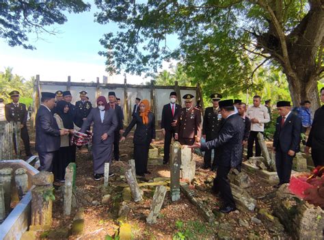 Pengadilan Negeri Majene Upacara Dan Ziarah Makam Korban Jiwa