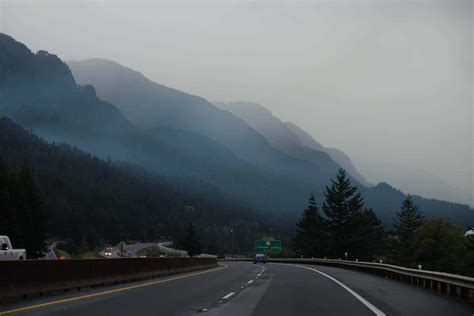 Misty journey through Oregon/Washington border - Along the Ray