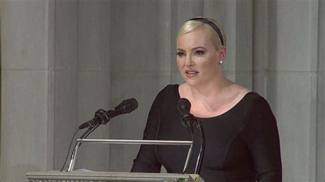 Video Meghan Mccain Gives Powerful Eulogy For Her Father Abc News