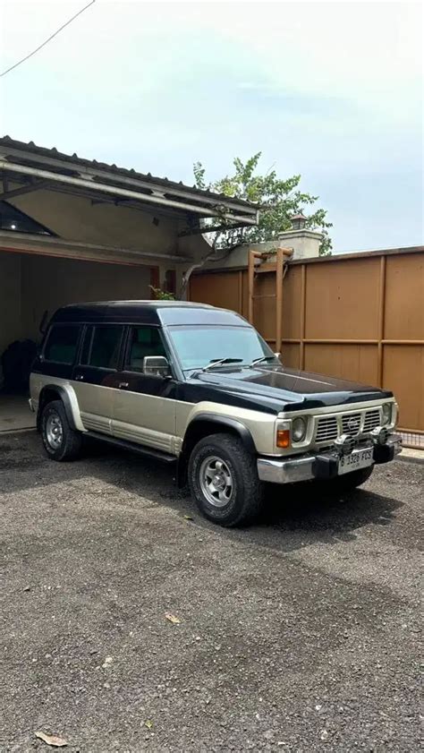 Nissan Patrol Y60 Ex KTT 1992 4x4 Jeep Rare Mobil Bekas 916902424