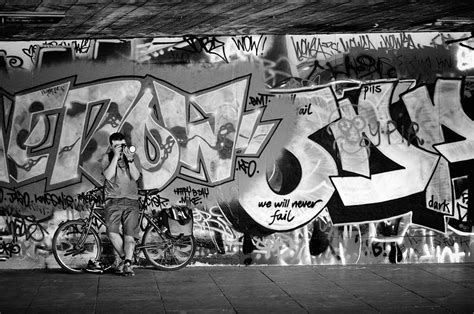 Art Graffiti Gallery: Black and White Graffiti Art