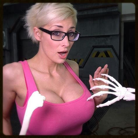 Spooky Grabs Porn Pic