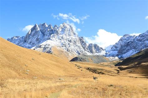 La Montagne Fascine Et Suscite Ladmiration Et Le Respect Chez Les