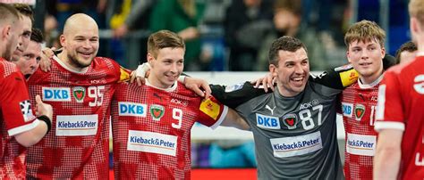 Weiter Tabellenf Hrer Der Handball Bundesliga F Chse Berlin Lassen