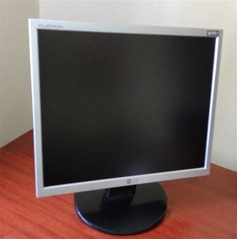 Monitor Lg Flatron 17 Em Joinville Clasf Informatica