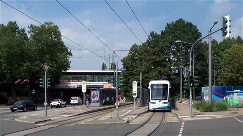 Eine Straßenbahn Neubaustrecke in Bochum Langendreer Bahnbilder de