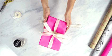 How To Wrap A T In 9 Simple Steps How To Wrap A Present For