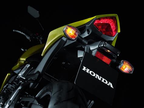 Honda Cb R As Es La Espectacular Naked Presentada En Milan