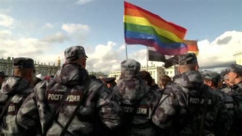 Russia Passes Bill To Expand Its ‘lgbt Propaganda Law Critics Call It