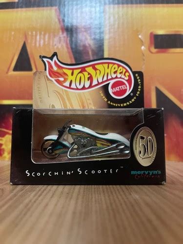 HOT WHEELS 2000 MERVYNS CALIFORNIA WHITE BLACK SCORCHIN SCOOTER