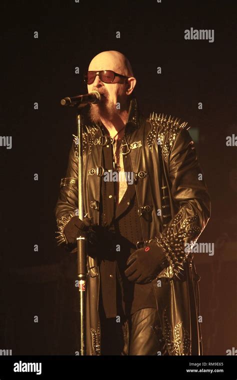 Rob Halford En El Escenario Fotografías E Imágenes De Alta Resolución Alamy