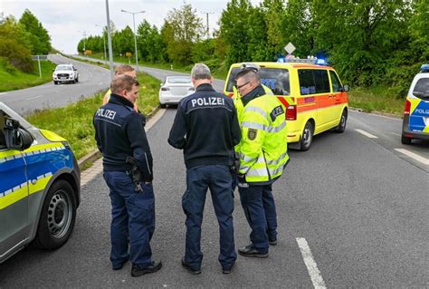 Tödlicher Unfall Auf B6 Tesla Erfasst Fahrradfahrer