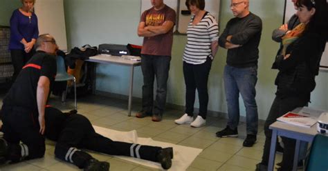 Locale Express Monteux Formation Aux Gestes Qui Sauvent Pour Les