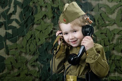 Дети в военной форме картинки на 23 февраля