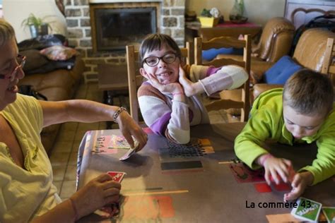 Le Secours Catholique Recherche Des Familles En Haute Loire Pour