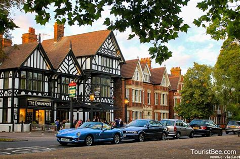 Bedford, England - Beautiful homes on The Embankment