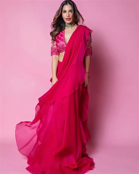 Top Ruffle Saree Images Amazing Collection Ruffle Saree Images