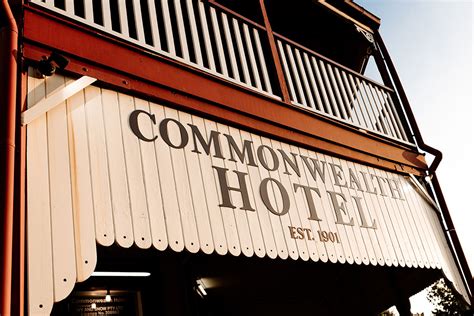 Accomodation - Commonwealth Hotel