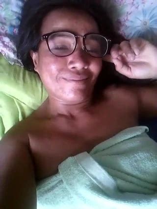 Amateur Asian MILF Rubbing Pussy XHamster