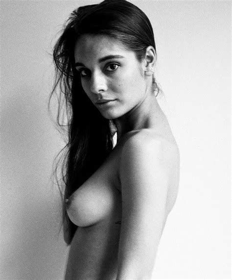 Caitlin Stasey Posts Nude Full Frontal On Her Feminist Website