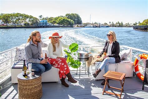 Tripadvisor Tweed River Lunch Cruise Naar Husk Distillers Aangeboden