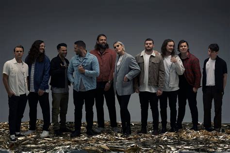 10 Best Hillsong Worship Songs of All Time - Singersroom.com