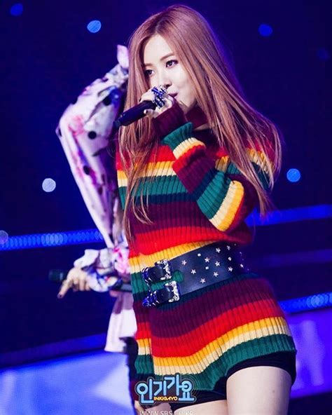 Official 160904 Blackpink Rose Performing Whistle On Sbs Inkigayo Black Pink Lisa RosÉ