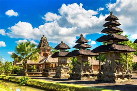 7 Pura di Bali yang Cantik dan Ikonik - Info Seputar Bali