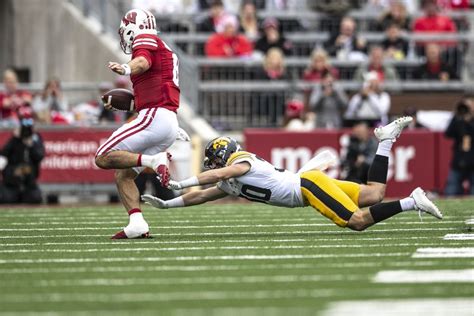 Wisconsin QB Tanner Mordecai Out Indefinitely After Breaking His