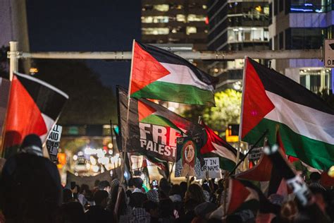 Photos: Pro-Palestine activists stop traffic in downtown Tampa as part ...