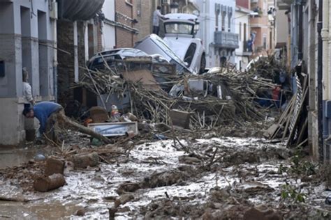 Inondations En Espagne Le Bilan Passe à 213 Morts Des Milliers De