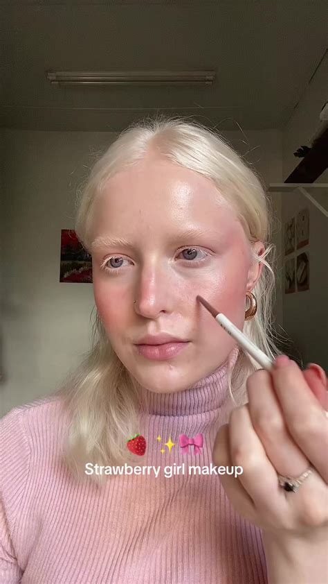 Strawberry Girl Makeup A Trendy New Look Tiktok