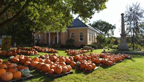 About Visiting Sturbridge, MA | Located In Heart of New England