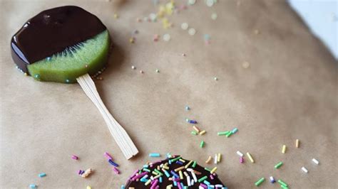 Receta De Piruletas De Kiwi Y Chocolate