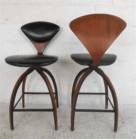 Pair Of Mid Century Modern Plycraft Bar Stools By Norman Cherner At