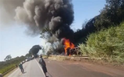 Acidente Entre Carro E Bitrem Mata Mulher Na Regi O De Rio Preto