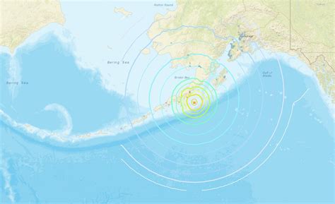 *BREAKING NEWS* A powerful M8.2 earthquake recorded south of Alaska ...