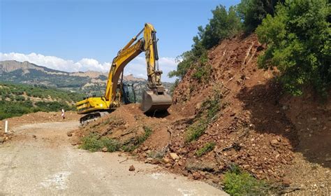 Turgutlunun kırsal mahalle yolları daha güvenli ve konforlu oluyor