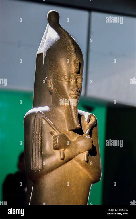 Egyptian god osiris crown hi-res stock photography and images - Alamy