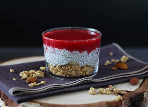 Pudim De Chia Leite De Coco Framboesa E Granola Receita Petitchef