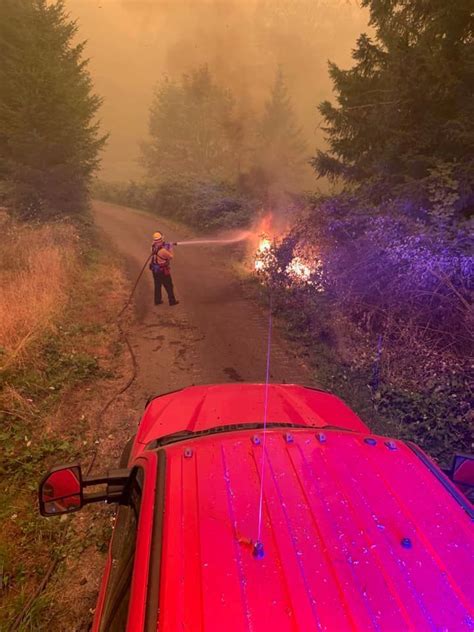 Clackamas County Officials Feel Positive In Fire Fight Amid Favorable