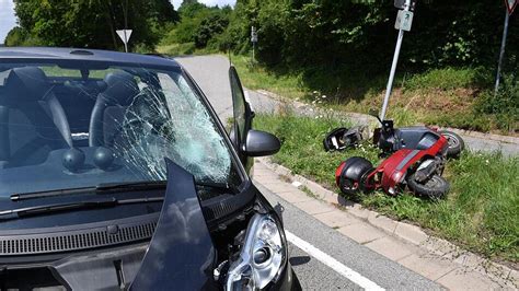 Rollerfahrer Stirbt Bei Unfall Zwischen Oberhaid Und D Rfleins