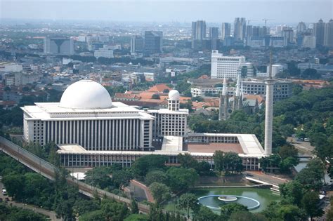 1001 Mosques: Istiqlal Mosque