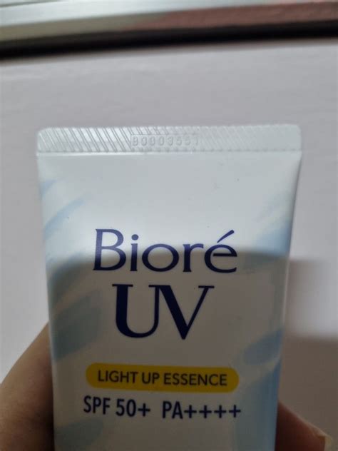 BIORE UV LIGHT UP ESSENCE AQUA RICH Beauty Personal Care Face Face